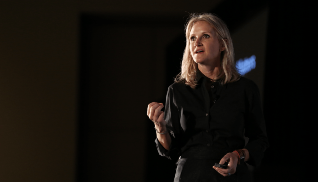 Mel Robbins public speaking in action. 