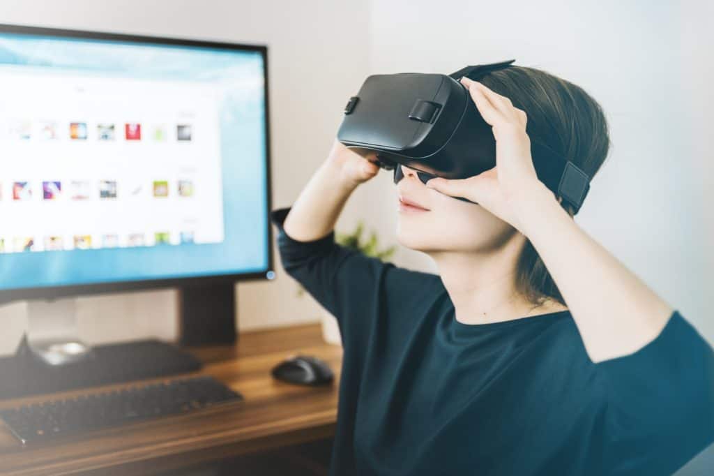 virtual reality to learn public speaking